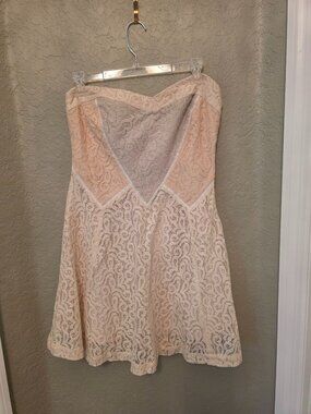 Kimchi Blue Neutral Lace Strapless Mini Dress size 8 NEW